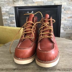 Red Wing Heritage 6” classic moc boots